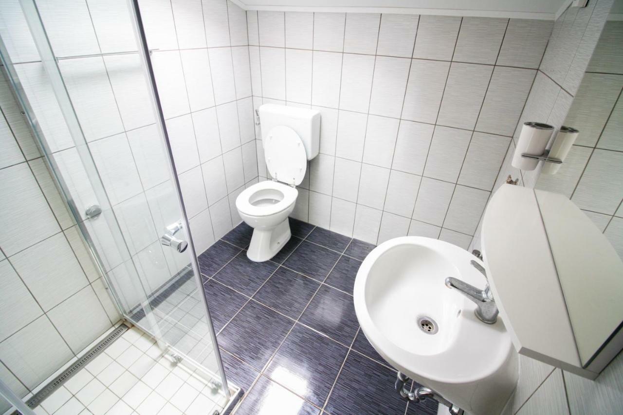 Sebi Apartment 300 M From Beach 罗维尼 外观 照片
